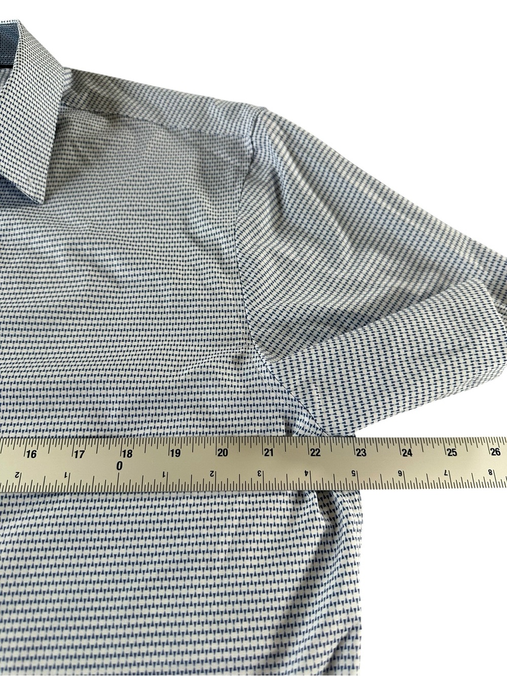 Michael Strahan Short-Sleeve Button-Down Shirt in Navy and White - Men’s Large - Picture 6 of 7